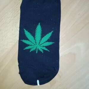 Ankle length Weed, Cannabis Black and Green Socks